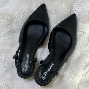No Boundaries Women's Black Pointed kitten heels